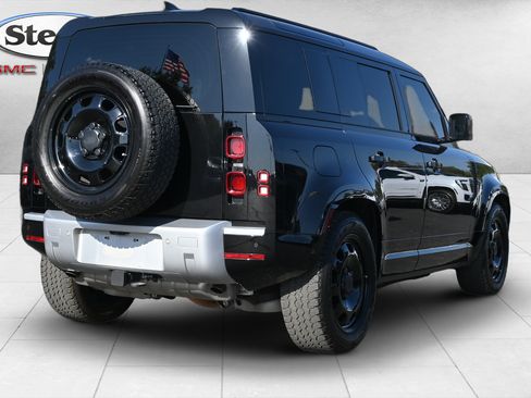 Used 2025 Land Rover Defender 110 S AWD/4WD image 5