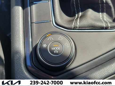 Used 2024 Volkswagen Tiguan SE R-Line AWD/4WD image 29