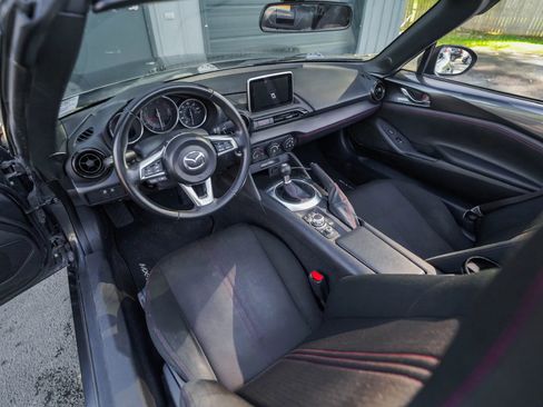 Used 2016 MAZDA MX-5 Miata Club image 11