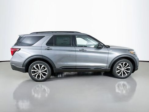 New 2026 Ford Explorer ST-Line image 8