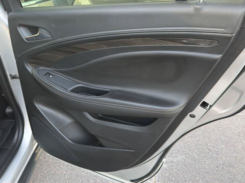 Used 2019 Buick Envision Premium AWD/4WD image 16