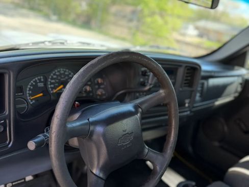 Used 2001 Chevrolet Silverado 1500 2WD Regular Cab image 11
