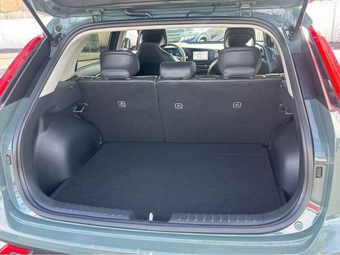 Certified 2025 Kia Niro EX image 17