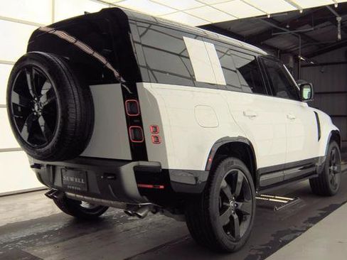 Certified 2025 Land Rover Defender 110 V8 AWD/4WD image 3