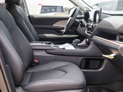 New 2026 Toyota Grand Highlander Limited image 19