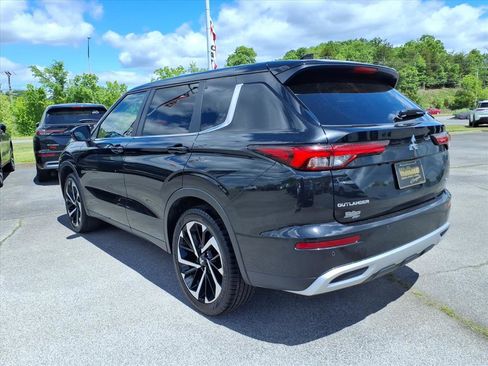 Used 2024 Mitsubishi Outlander SE AWD/4WD image 3