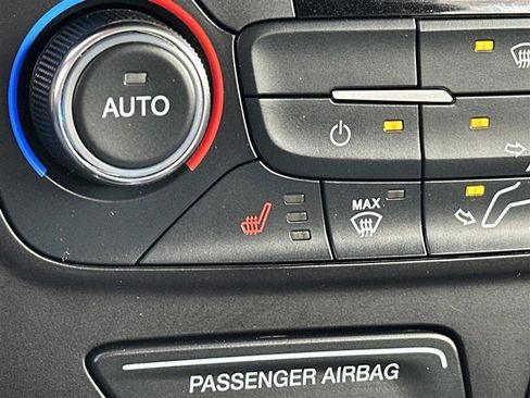 Used 2017 Ford Escape SE w/ Equipment Group 201A image 19