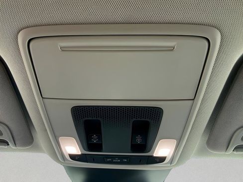 Certified 2023 Honda Pilot Touring image 33