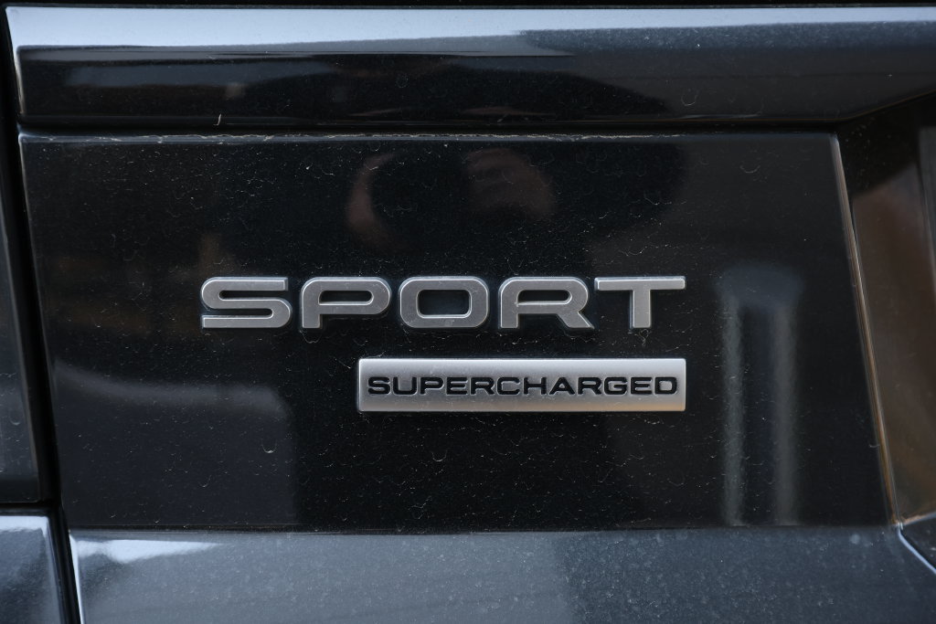 Used 2019 Land Rover Range Rover Sport SE AWD/4WD image 11