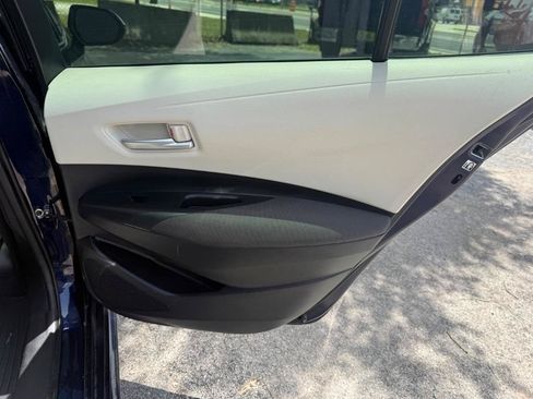 Used 2021 Toyota Corolla LE w/ Carpet Mat Package (TMS) FWD image 31