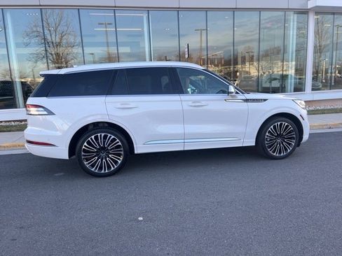 Used 2020 Lincoln Aviator Black Label w/ Dynamic Handling Package image 9