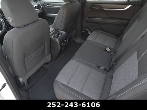 Used 2025 GMC Acadia Elevation image 28