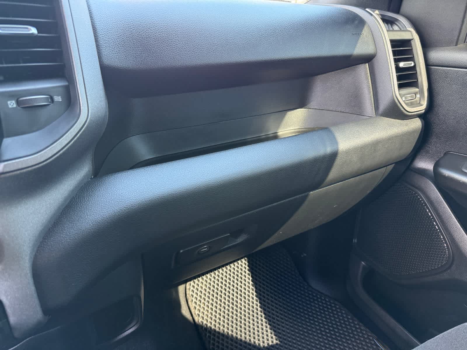 Used 2025 RAM 1500 Tradesman w/ Night Edition AWD/4WD image 17
