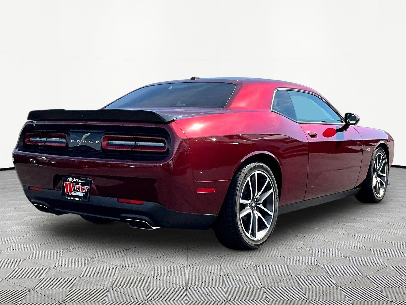 Used 2023 Dodge Challenger R/T RWD image 6
