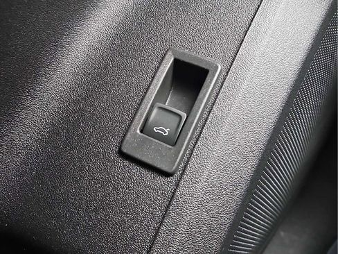 New 2026 Audi SQ5 Premium Plus AWD/4WD image 22