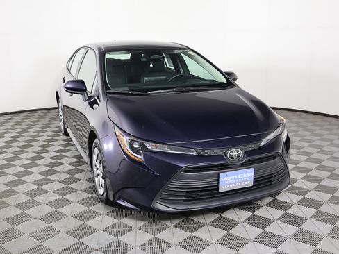 Used 2024 Toyota Corolla LE image 3