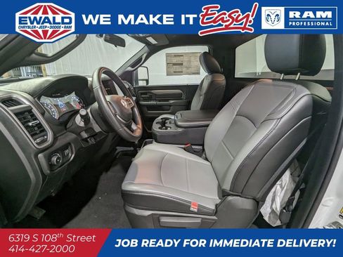 New 2024 RAM 2500 Tradesman w/ Chrome Appearance Group image 9