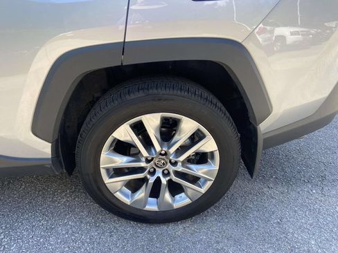 Used 2025 Toyota RAV4 Limited FWD image 9