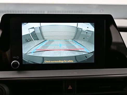 Used 2024 Toyota Prius LE image 22