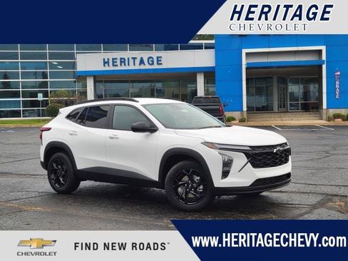 New 2026 Chevrolet Trax LT w/ Midnight Edition FWD image 1