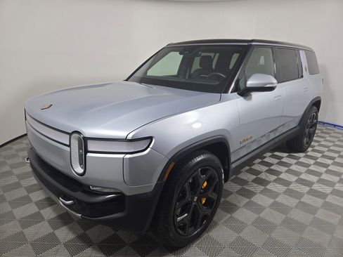 Used 2023 Rivian R1S Adventure image 1