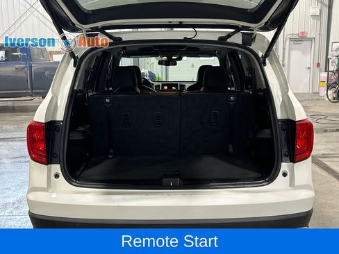 Used 2018 Honda Pilot Touring image 10