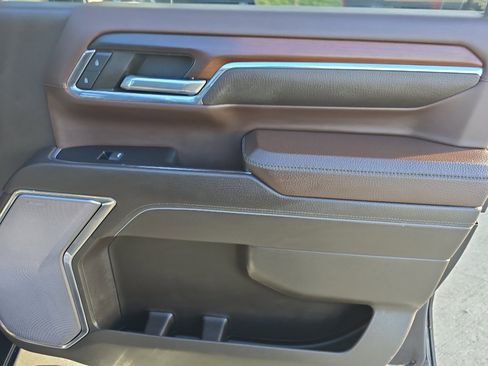 Used 2024 GMC Sierra 2500 Denali w/ Denali Reserve Package image 16