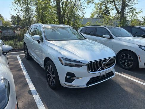 Used 2023 Volvo XC60 B5 Plus AWD/4WD image 5
