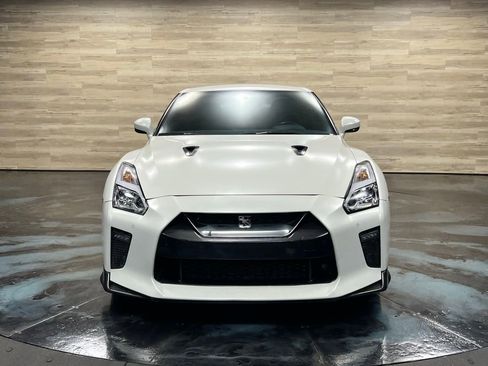 Used 2017 Nissan GT-R Premium image 27