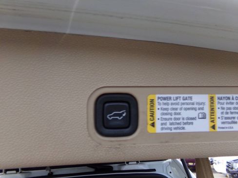 Used 2007 Chevrolet Suburban LTZ w/ LTZ Preferred Equipment Group AWD/4WD image 37