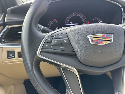 Used 2017 Cadillac XT5 FWD image 14