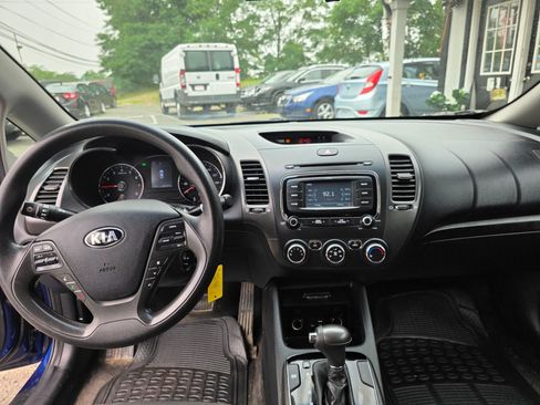 Used 2017 Kia Forte LX w/ LX Popular Package FWD image 11