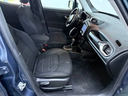 Used 2020 Jeep Renegade Latitude w/ Cold Weather Group AWD/4WD image 39