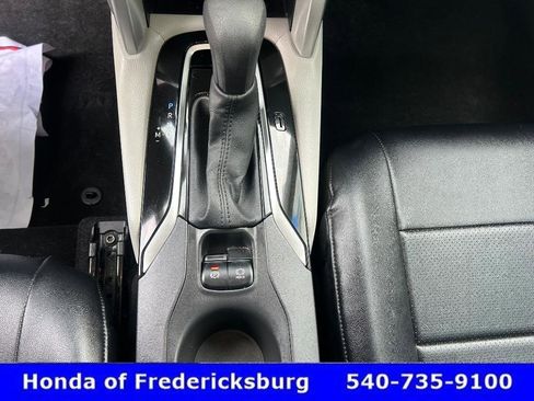 Used 2025 Toyota Corolla Cross L image 36