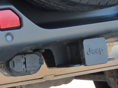 Used 2021 Jeep Wrangler Sport S image 12