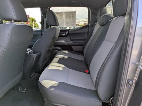 Certified 2022 Toyota Tacoma TRD Off-Road image 15