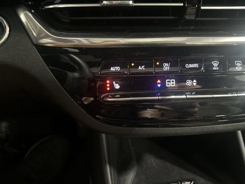 Used 2024 Buick Envista Avenir FWD image 35