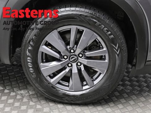 Used 2022 Nissan Pathfinder SV AWD/4WD image 33