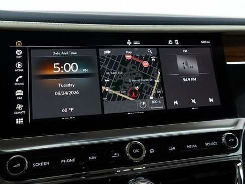 Used 2024 Bentley Flying Spur Plug-In Hybrid image 38