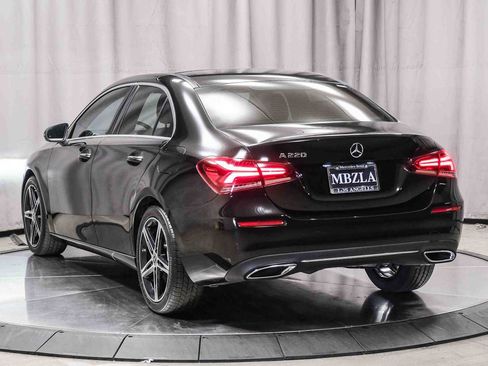 Used 2022 Mercedes-Benz A 220 image 2