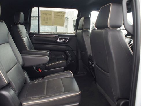 Used 2023 Chevrolet Suburban Premier RWD image 21
