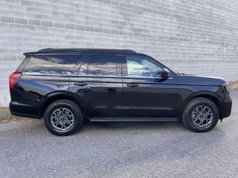 Used 2025 Ford Expedition Active AWD/4WD image 6