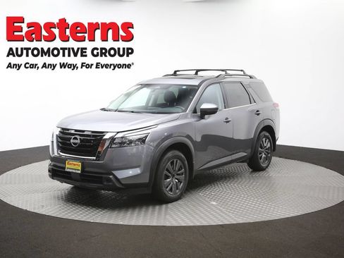 Used 2023 Nissan Pathfinder SV w/ SV Premium Package AWD/4WD image 59