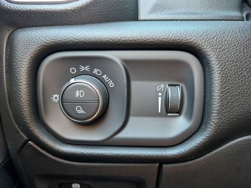 Used 2023 RAM 1500 Big Horn AWD/4WD image 36
