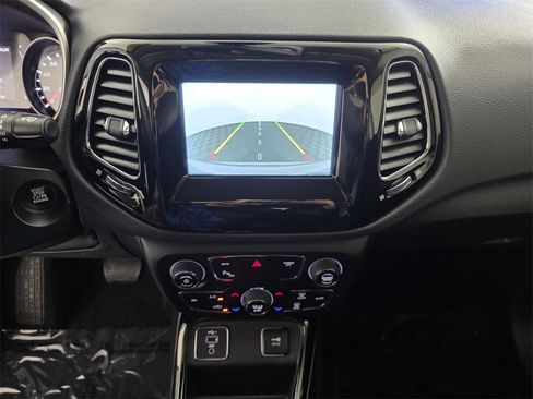 Used 2020 Jeep Compass Latitude image 24