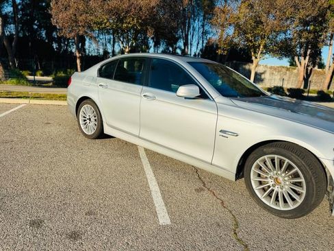 Used 2011 BMW 535i xDrive Sedan image 4