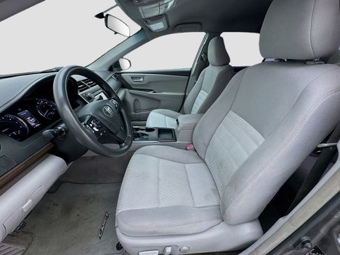 Used 2016 Toyota Camry LE FWD image 13