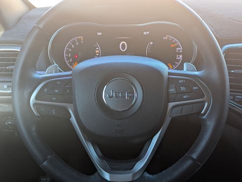 Used 2017 Jeep Grand Cherokee Altitude image 20