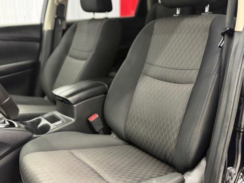 Used 2018 Nissan Rogue SV w/ Premium Package AWD/4WD image 12