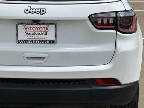 Used 2025 Jeep Compass Sport image 6